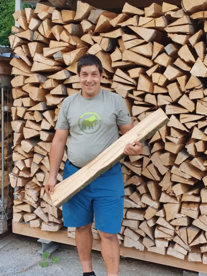 Ralph Küng in Erstfeld verkauft Cheminée Holz